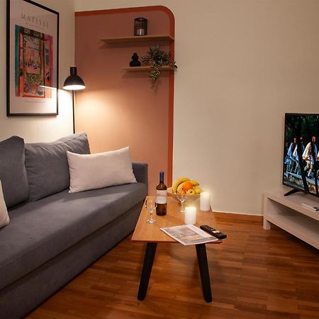 Aris123 By Smart Cozy Suites - Apartments In The Heart Of Athens - 5 Minutes From Metro - Available 24Hr Eksteriør bilde