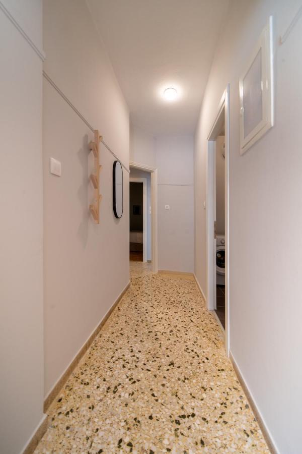 Aris123 By Smart Cozy Suites - Apartments In The Heart Of Athens - 5 Minutes From Metro - Available 24Hr Eksteriør bilde